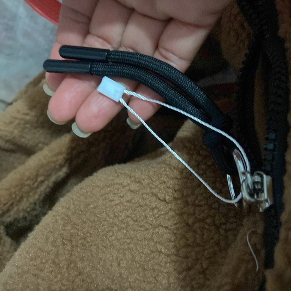 Free People - FP Movement Sherpa Overachiever Sling Bag NWOT - Picture 8 of 8